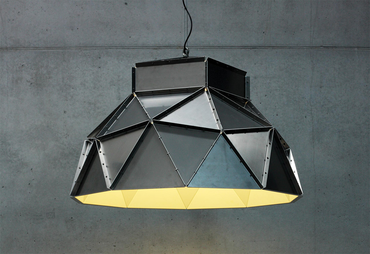 Dark-Apollo-lamp